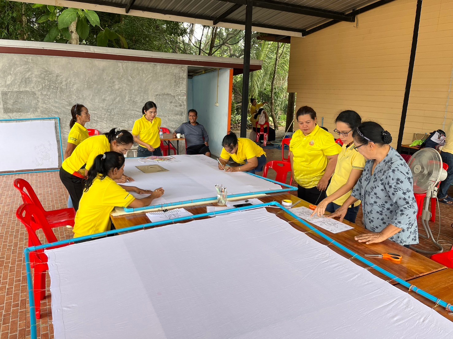 โครงการส่งเสริมอาชีพ ประจำปีงบประมาณ 2567 กิจกรรมส่งเสริมการรวมกลุ่ม ศึกษาดูงาน และฝึกอบรมทักษะอาชีพ หลักสูตรการทำผ้าบาติก (วันที่สอง)