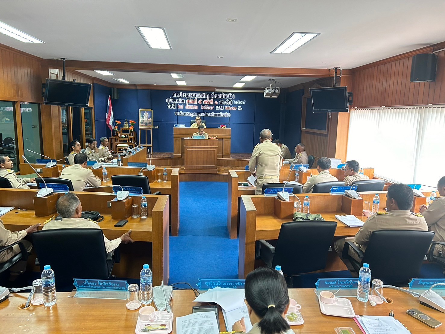 " การประชุมสภาเทศบาลตำบลบ้านส้อง สมัยสามัญ สมัยที่ 4 ครั้งที่ 1 ประจำปี 2567 ณ ห้องประชุมสภาเทศบาลตำบลบ้านส้อง "
