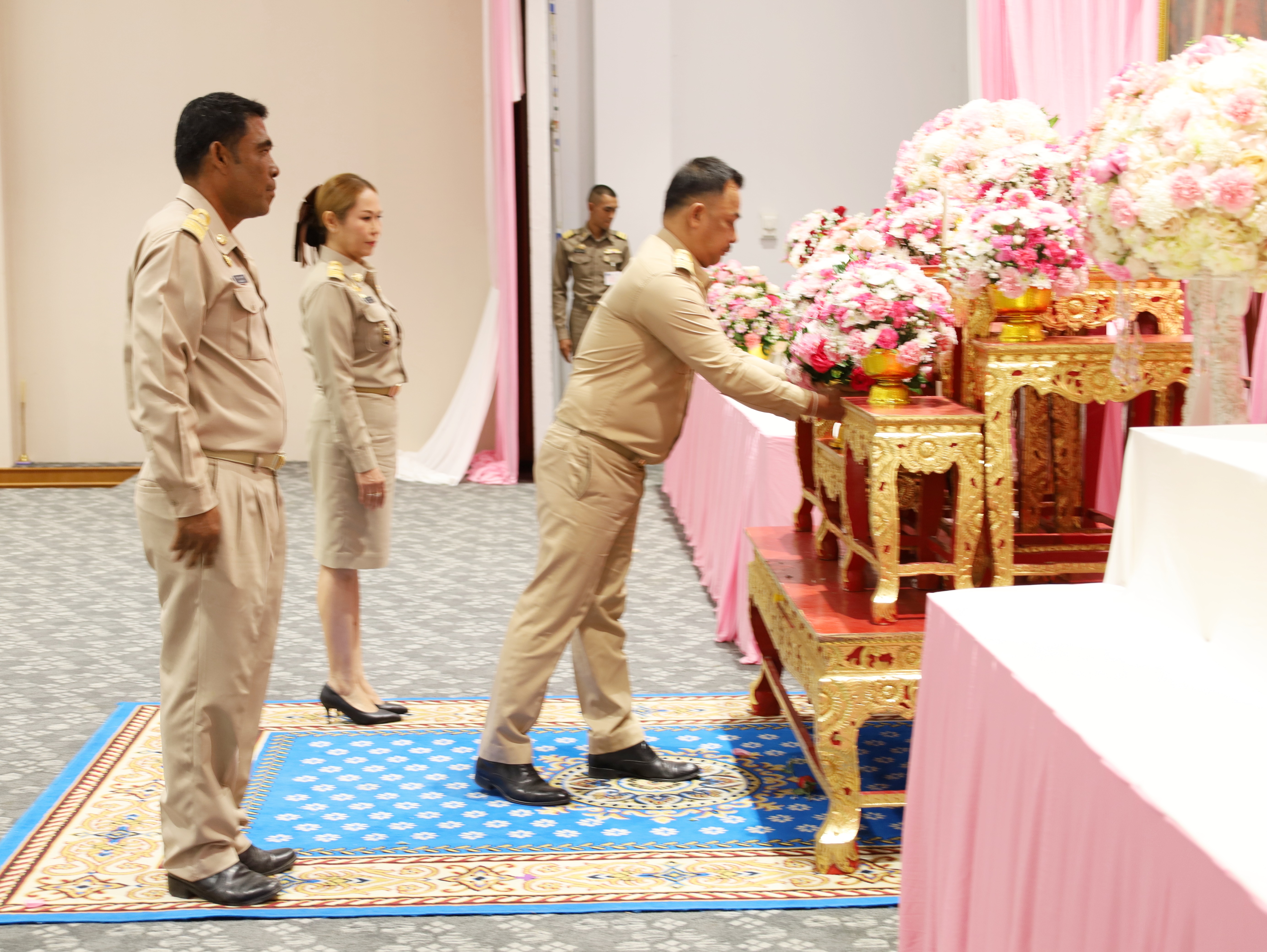 พิธีถวายสักการะและกล่าวราชสดุดีพระบาทสมเด็จพระจุลจอมเกล้าเจ้าอยู่หัว เนื่องในวันท้องถิ่นไทย ประจำปี 2568 ณ อาคารศูนย์กลางการประชุมสัมนาถาคใต้ตอนบน ศาลากลางจังหวัดสุราษฎร์ธานี