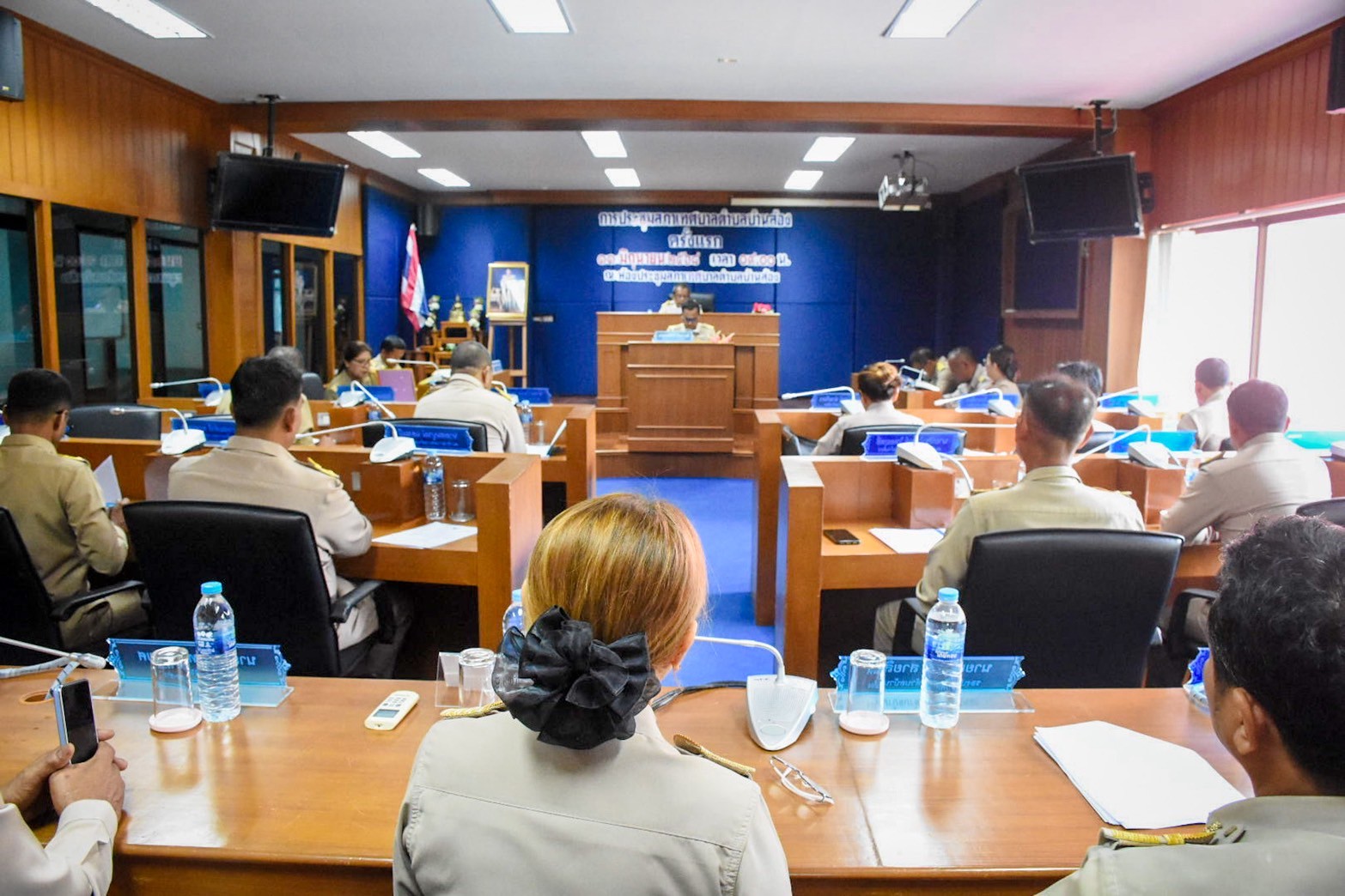 การประชุมสภาเทศบาลตำบลบ้านส้อง ครั้งแรก